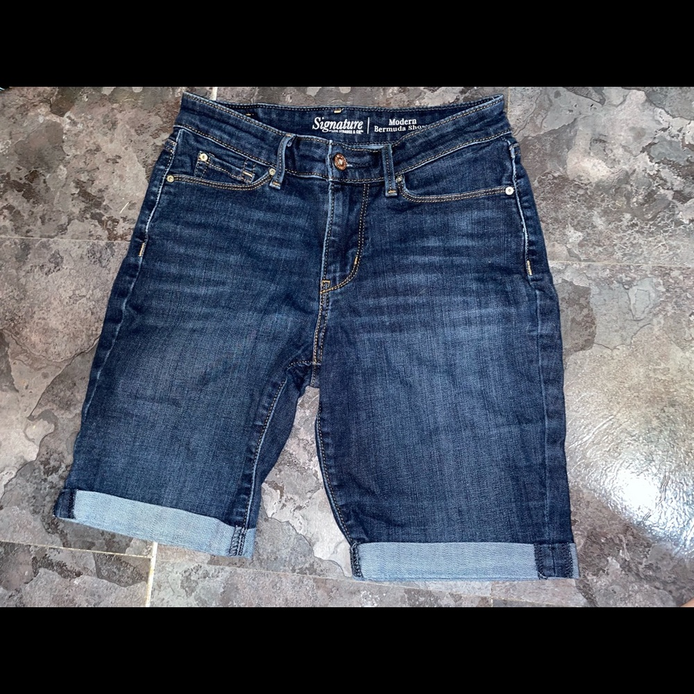 Levi’s Bermuda shorts size 2